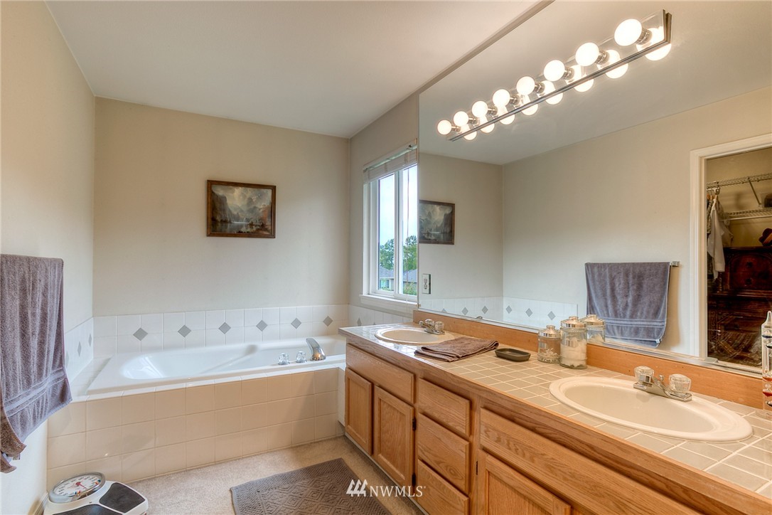 10266 Southeast 185th Place Renton, WA 98055 - Photo 15 of 23
