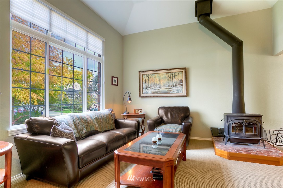 10266 Southeast 185th Place Renton, WA 98055 - Photo 3 of 23