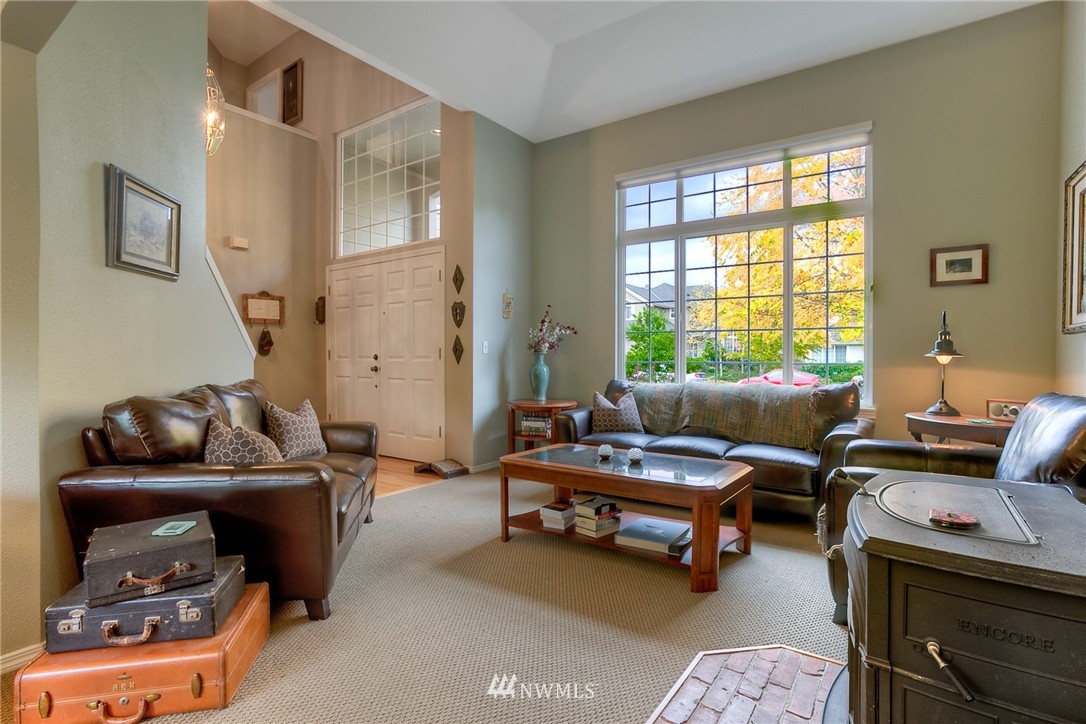 10266 Southeast 185th Place Renton, WA 98055 - Photo 4 of 23