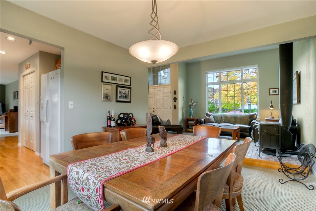 10266 Southeast 185th Place Renton, WA 98055 - Photo 5 of 23