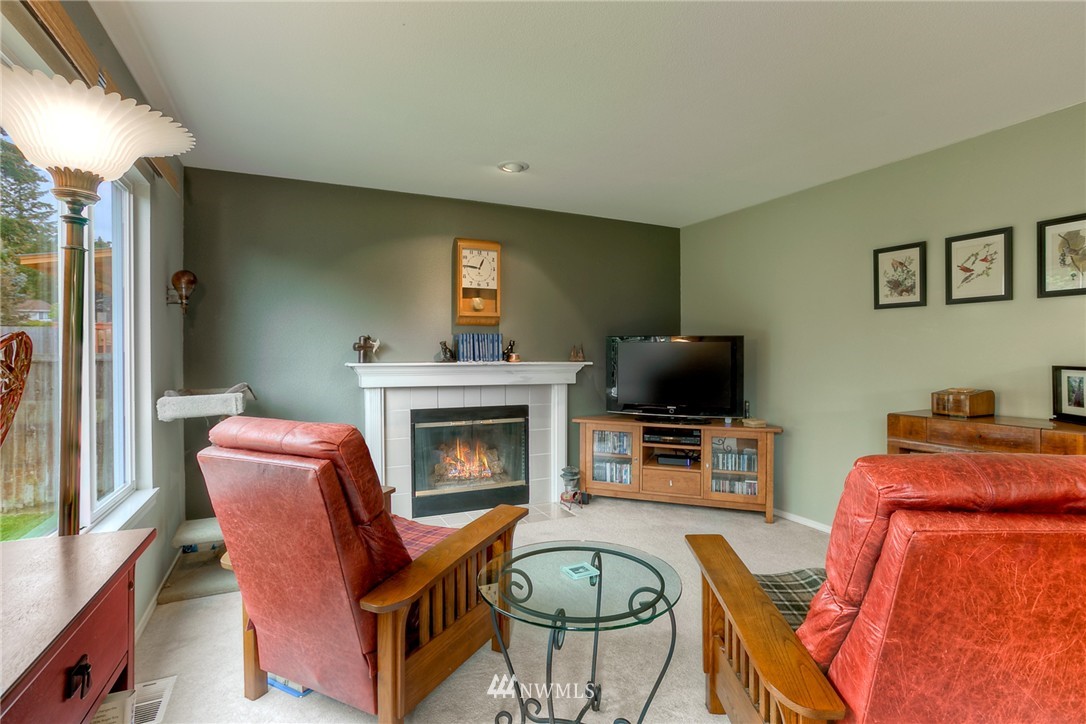 10266 Southeast 185th Place Renton, WA 98055 - Photo 8 of 23