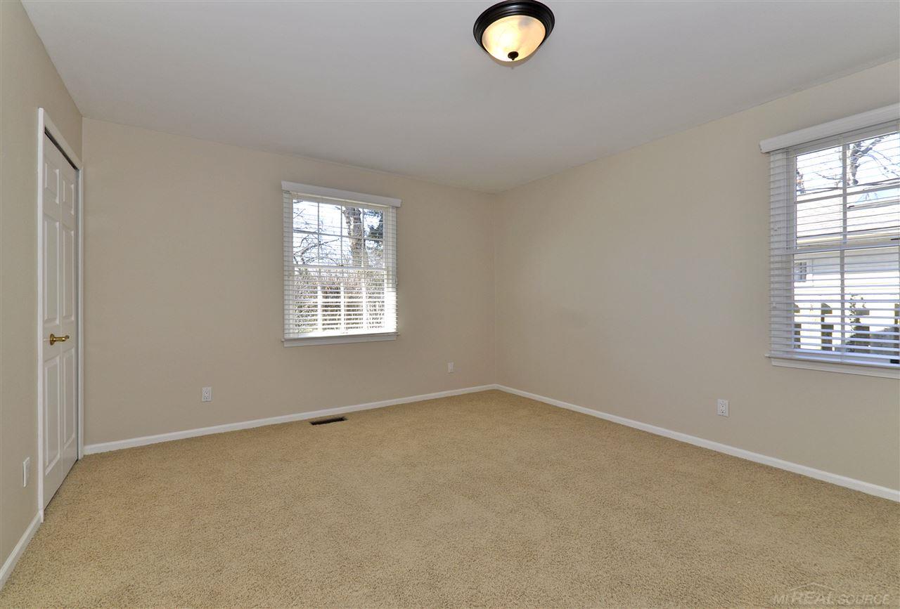 483 Shoreham Road Grosse Pointe Woods, MI 48236 - Photo 31 of 44