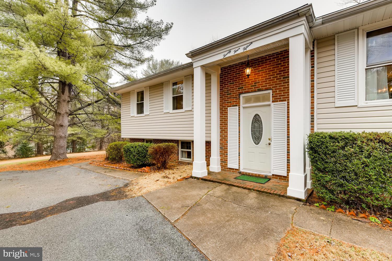 2415 Sunset Farm Road Ellicott City, MD 21042 - Photo 2 of 32