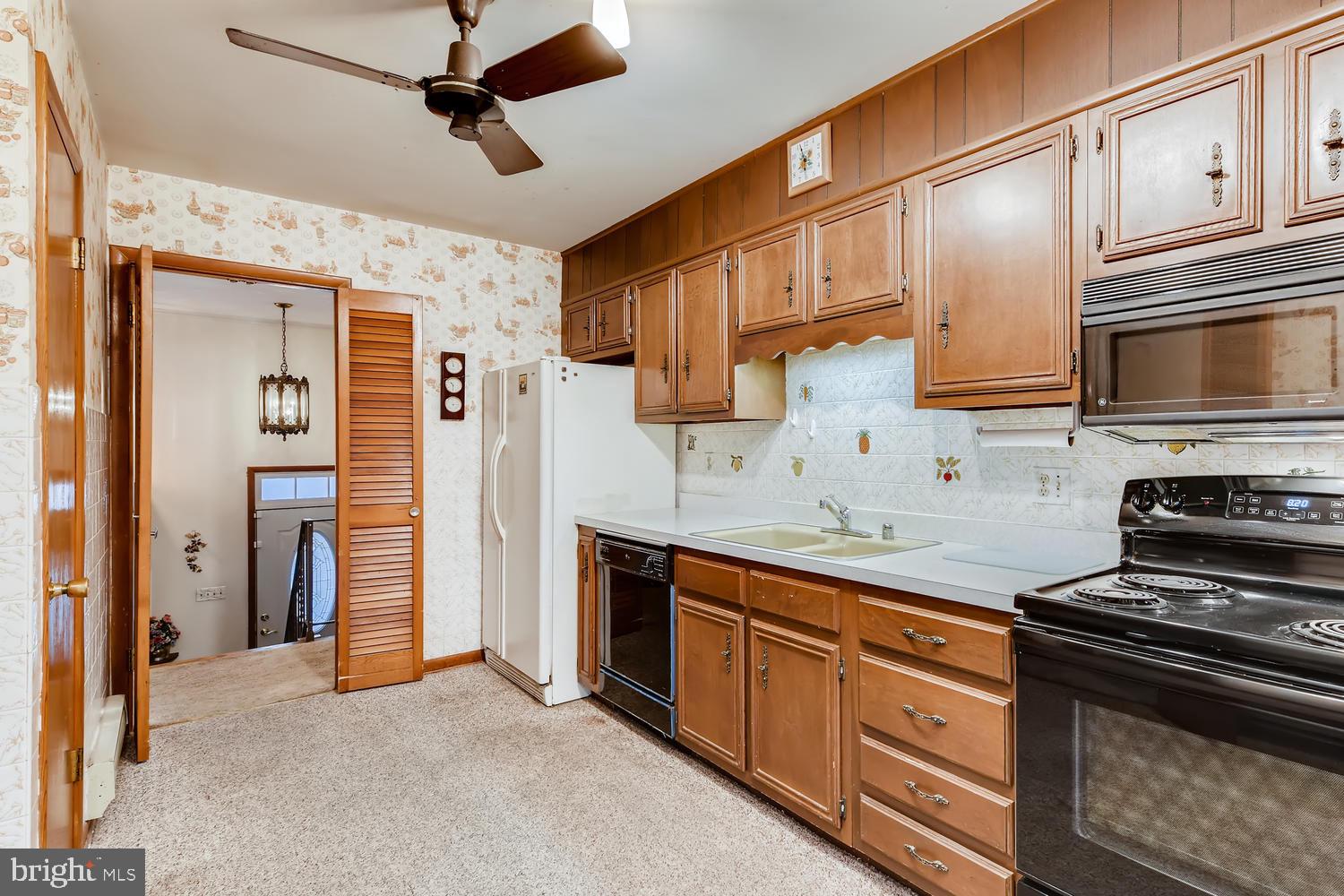 2415 Sunset Farm Road Ellicott City, MD 21042 - Photo 11 of 32
