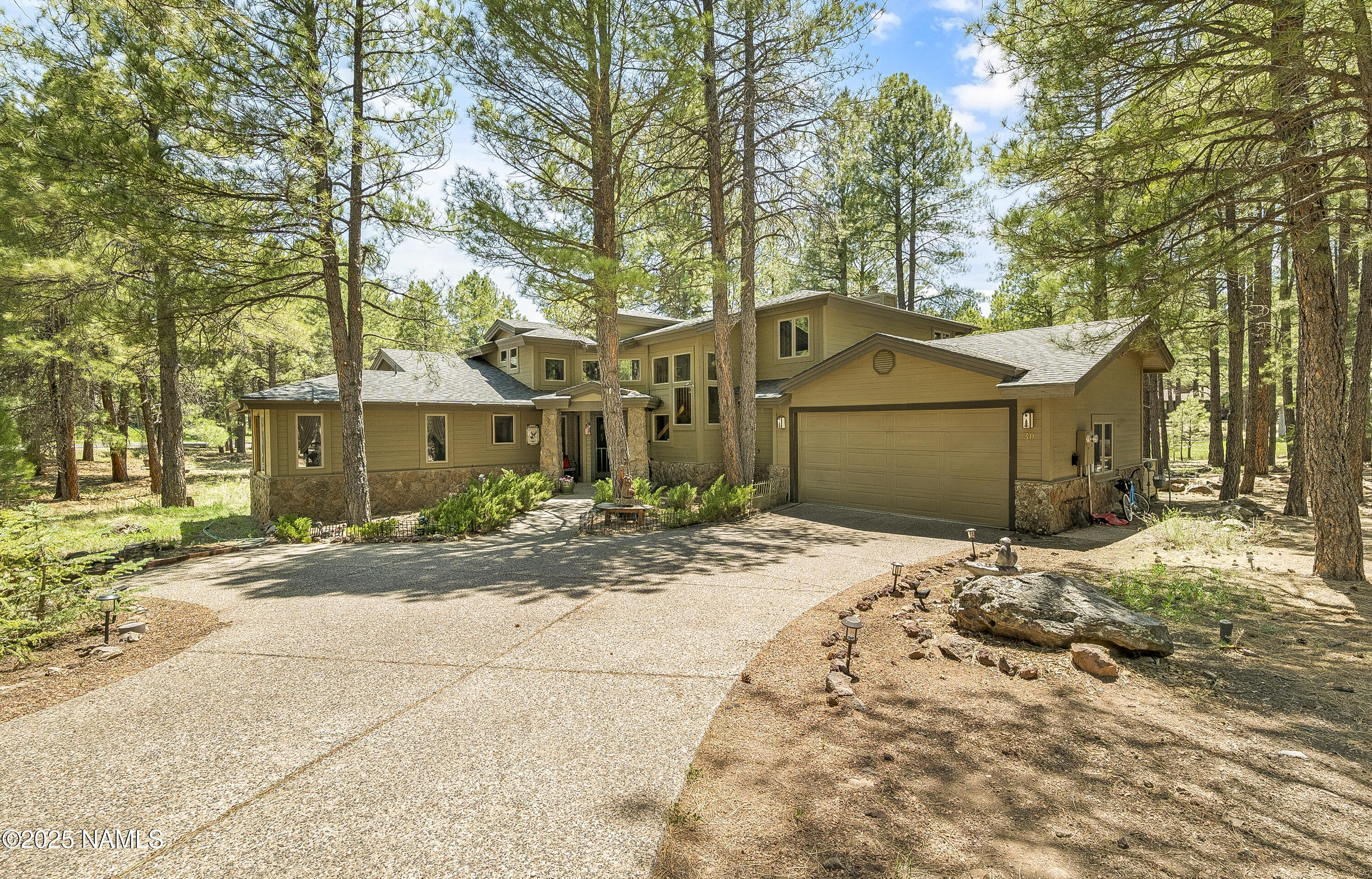 5962 Griffiths Spring Flagstaff, AZ 86005 - Photo 2 of 35 2