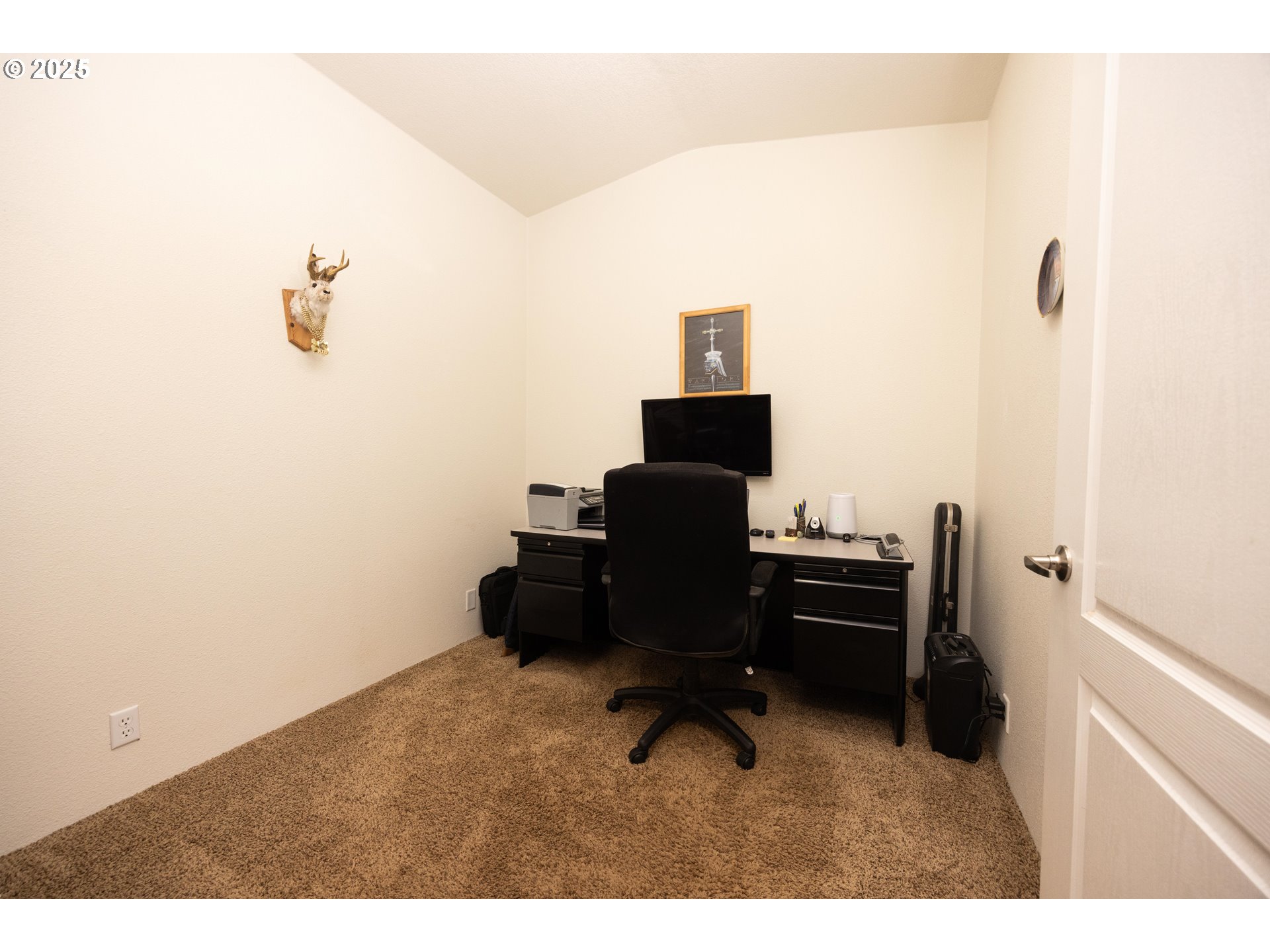 40088 Reuben Leigh Road Lowell, OR 97452 - Photo 26 of 36 Gallery Image 26