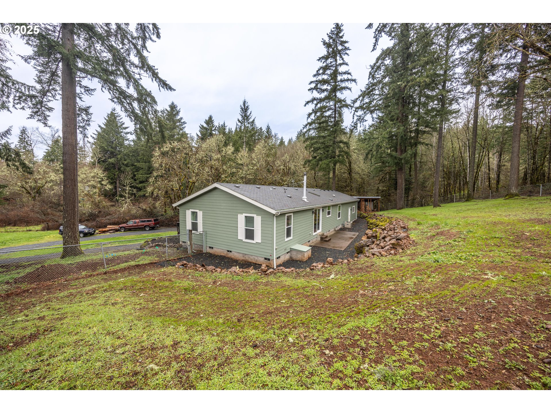 40088 Reuben Leigh Road Lowell, OR 97452 - Photo 8 of 36 Gallery Image 8