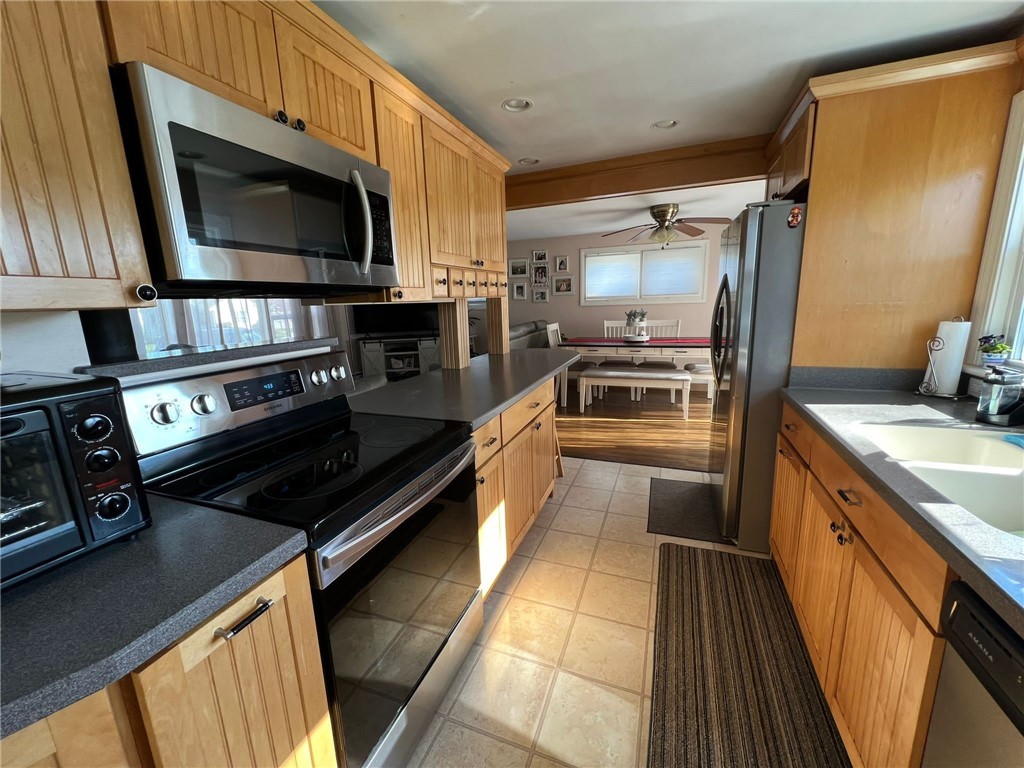 20 Harvey Road Middletown, RI 02842 - Photo 4 of 22
