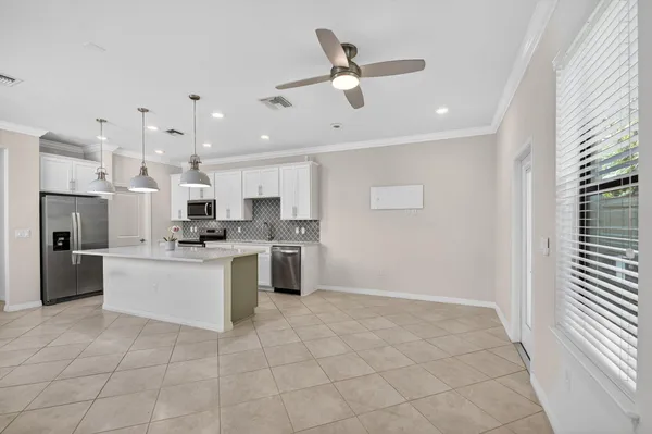 $3,000 | 2841 Troubadour Street, Palm Springs, FL 33406