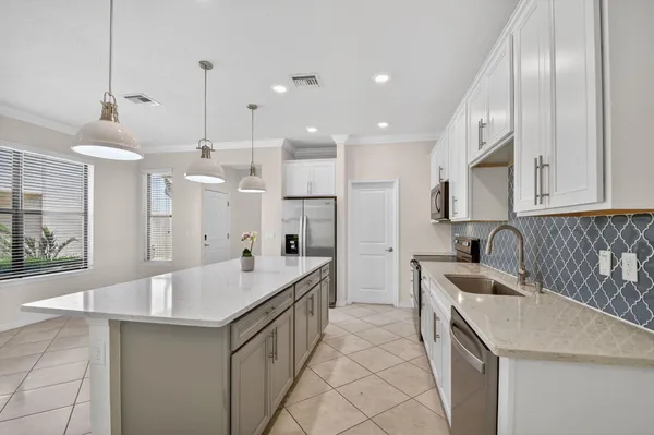 $3,000 | 2841 Troubadour Street, Palm Springs, FL 33406