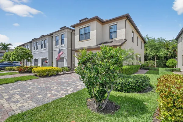 $3,000 | 2841 Troubadour Street, Palm Springs, FL 33406