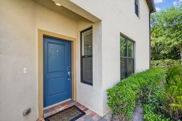 $3,000 | 2841 Troubadour Street, Palm Springs, FL 33406