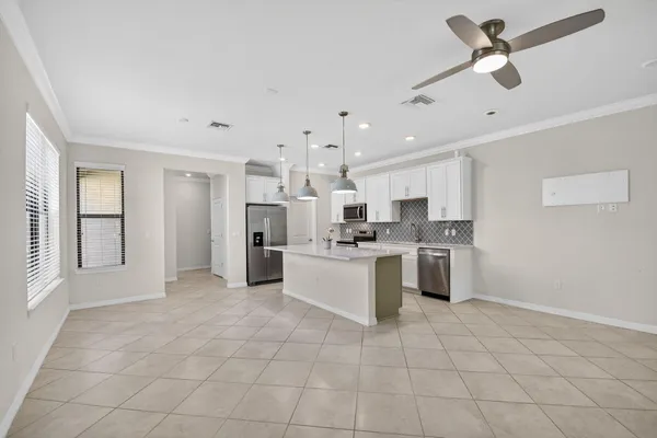 $3,000 | 2841 Troubadour Street, Palm Springs, FL 33406
