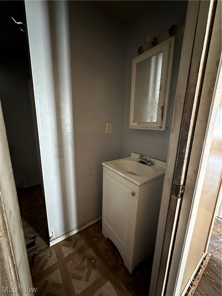 7716 Jones Road Cleveland, OH 44105 - Photo 11 of 26 Gallery Image 11