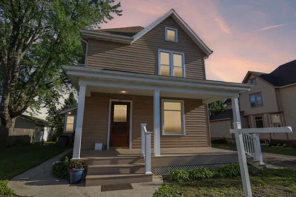 $404,000 | 202 West 3rd Street, Waunakee, WI 53597