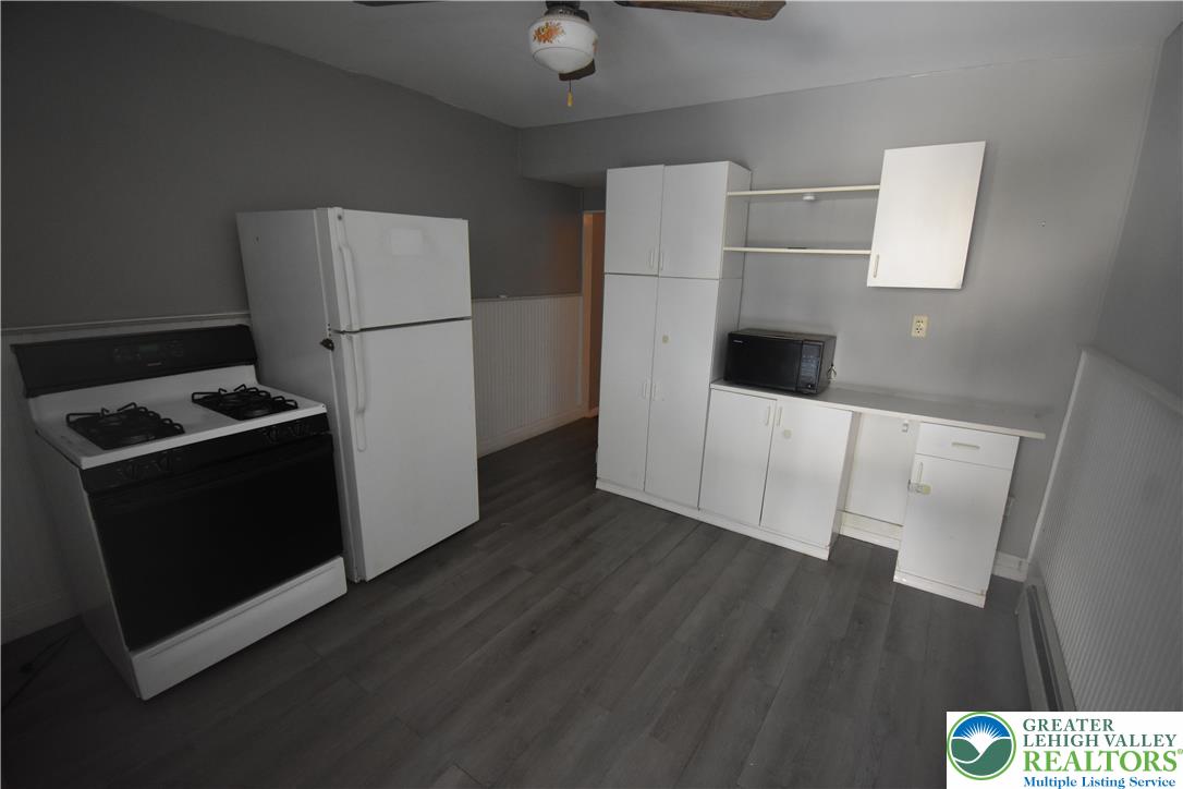 817 Ridge Street Easton, PA 18042 - Photo 3 of 15 Gallery Image 3