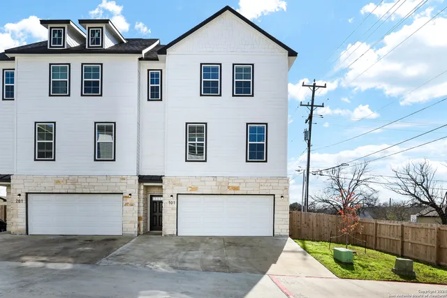 $2,295 | 614 Errol Street, Unit 101, San Antonio, TX 78216