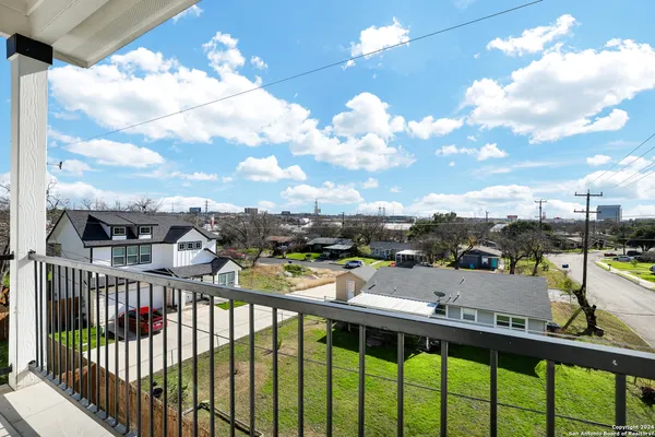 $2,095 | 614 Errol Street, Unit 101, San Antonio, TX 78216