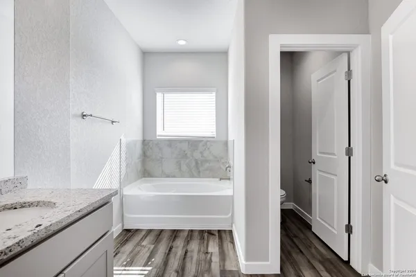 $2,095 | 614 Errol Street, Unit 101, San Antonio, TX 78216