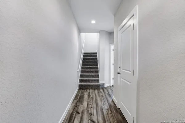 $2,095 | 614 Errol Street, Unit 101, San Antonio, TX 78216