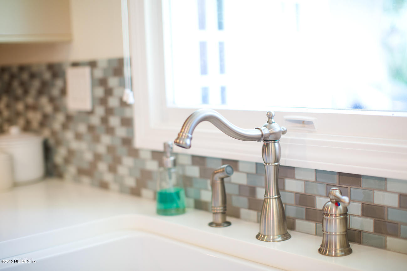 107 Saturn Road St. Augustine, FL 32086 - Photo 10 of 37 a bathroom with a sink