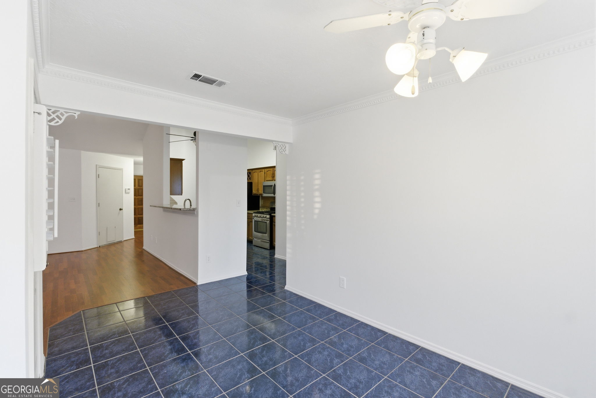 523 North Shore Road Lithonia, GA 30058 - Photo 10 of 26