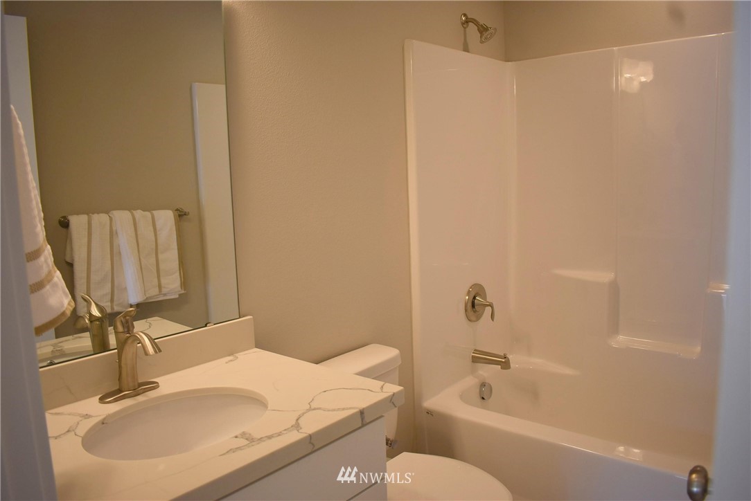 595 East Mountain View Road Camano Island, WA 98282 - Photo 11 of 14