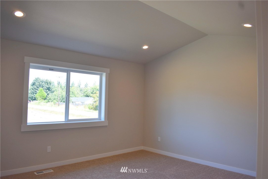 595 East Mountain View Road Camano Island, WA 98282 - Photo 9 of 14