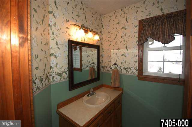3762 Eagle Ridge Court Hanover, PA 17331 - Photo 4 of 13 Gallery Image 4
