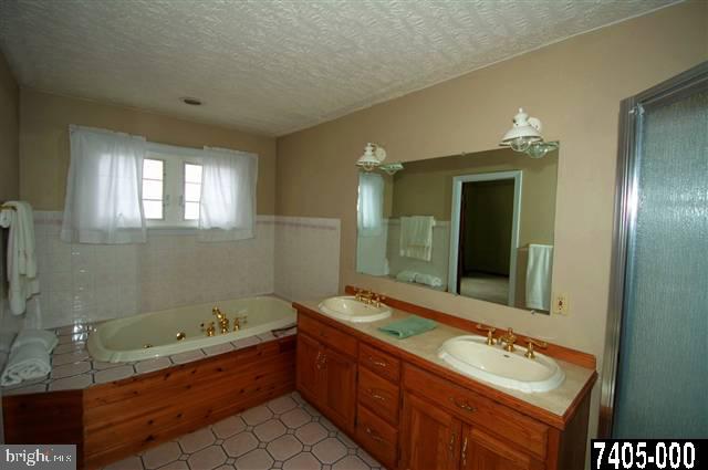 3762 Eagle Ridge Court Hanover, PA 17331 - Photo 7 of 13 Gallery Image 7