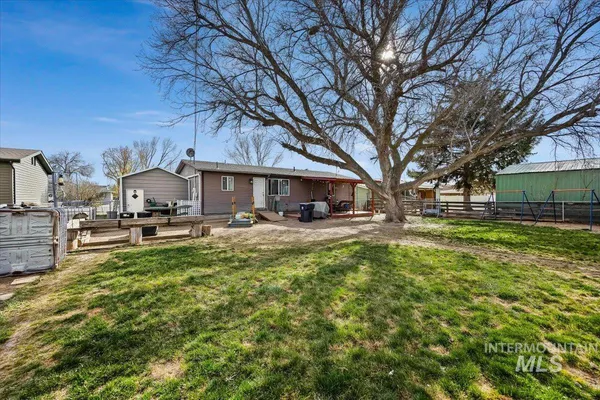 $270,000 | 210 5th Avenue East, Wendell, ID 83355