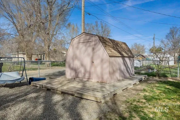$270,000 | 210 5th Avenue East, Wendell, ID 83355