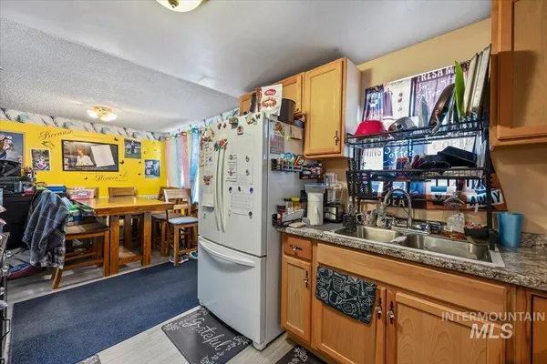 $270,000 | 210 5th Avenue East, Wendell, ID 83355