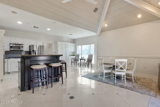 $700,000 | 206 Woodrich Lane, Lafayette, LA 70507