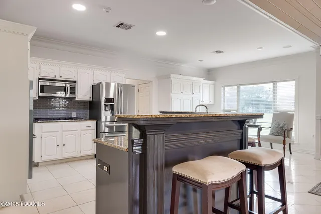 $700,000 | 206 Woodrich Lane, Lafayette, LA 70507