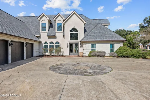 $700,000 | 206 Woodrich Lane, Lafayette, LA 70507