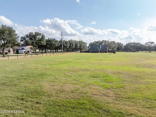 $700,000 | 206 Woodrich Lane, Lafayette, LA 70507