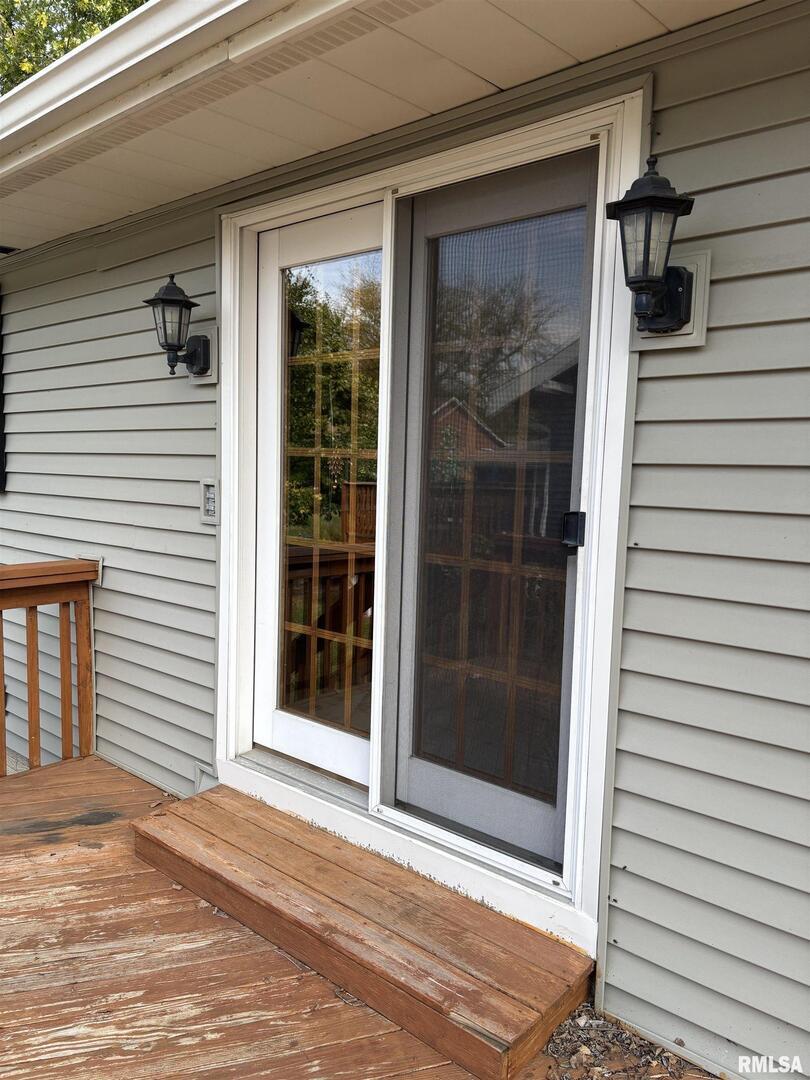 418 East Division Street Kewanee, IL 61443 - Photo 57 of 72 a view of front door