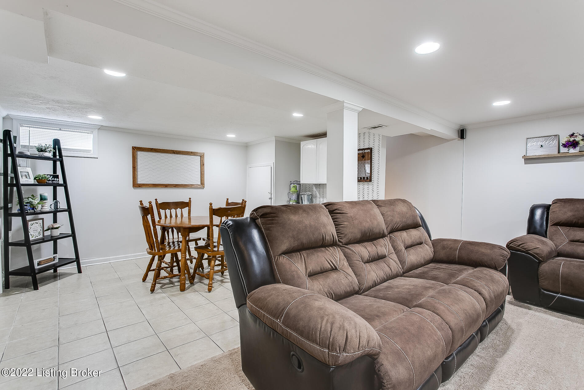 290 Overlook Road Louisville, KY 40229 - Photo 21 of 37 290 Overlook Rd-22