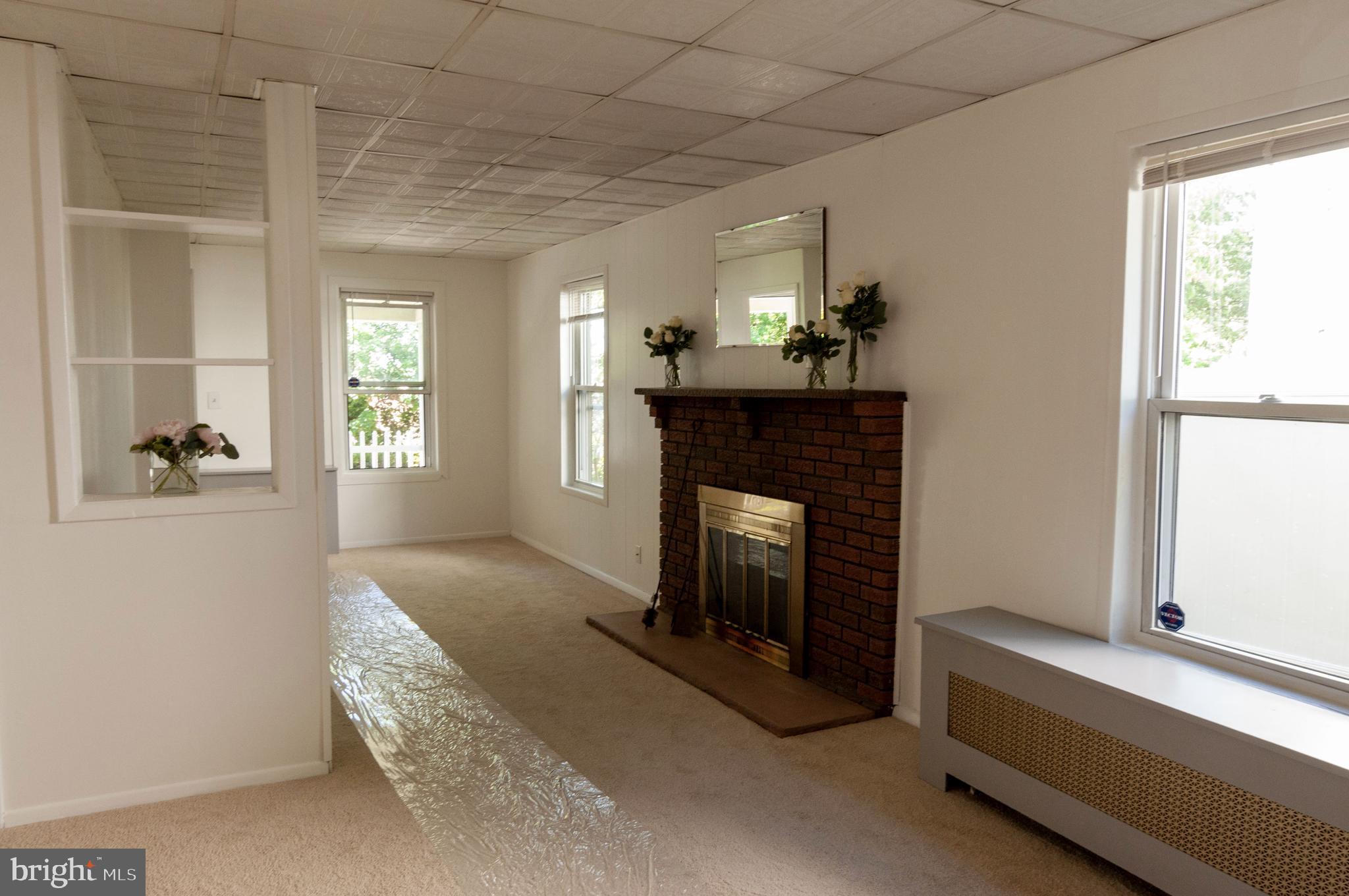 216 Clyde Avenue Baltimore, MD 21227 - Photo 15 of 64 Living Room