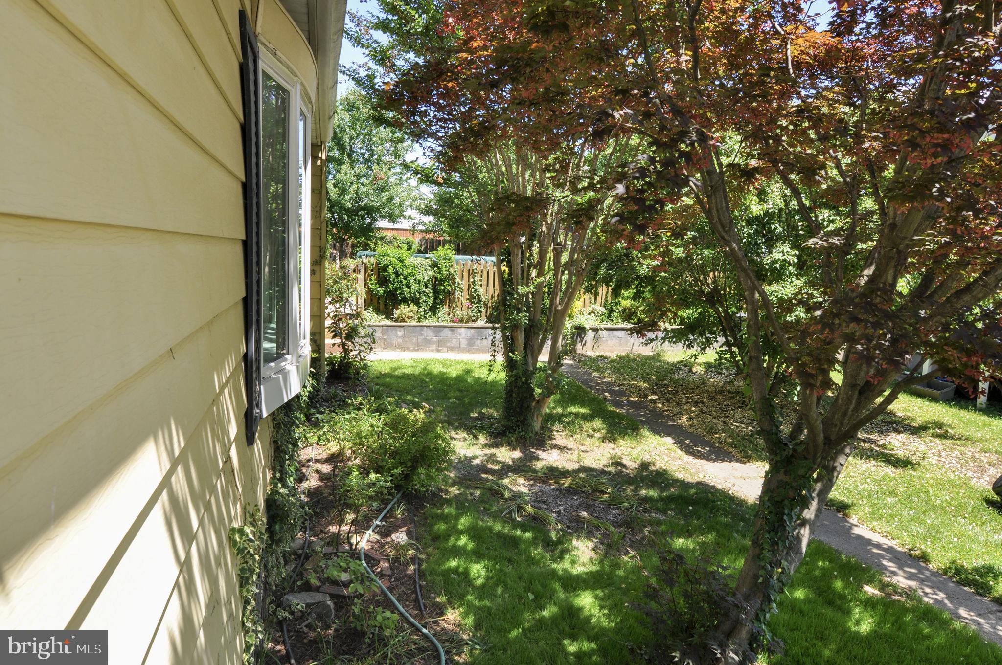216 Clyde Avenue Baltimore, MD 21227 - Photo 6 of 64 Side View