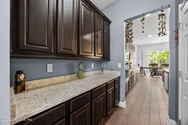 a way to rooms with wooden floor