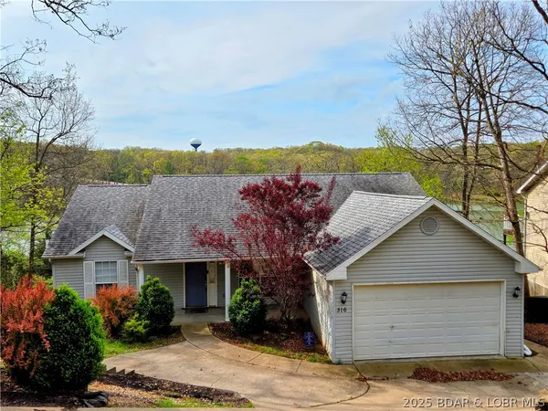 $399,000 | 316 Albany Drive, Lake Ozark, MO 65049