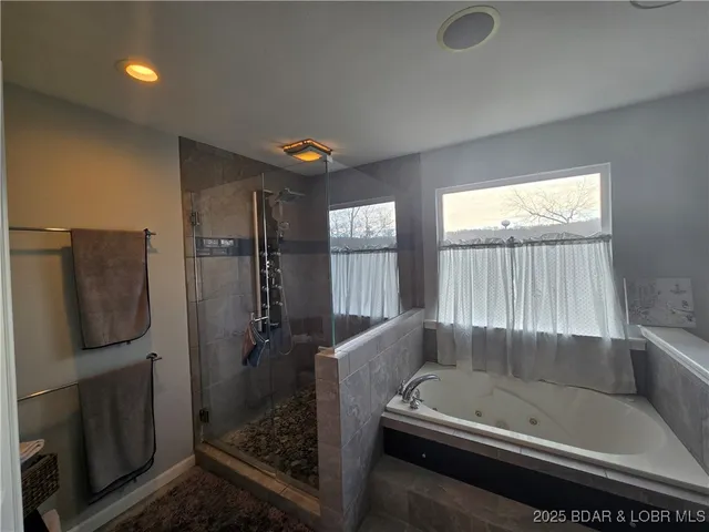 $450,000 | 316 Albany Drive, Lake Ozark, MO 65049