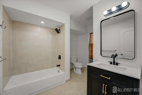 $3,300 | 201 A Gatzmer Avenue, Unit UPSTA, Jamesburg, NJ 08831