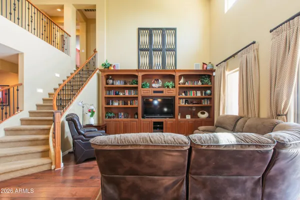 $999,999 | 747 East Charlevoix Avenue, Gilbert, AZ 85297