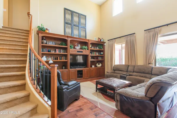 $999,999 | 747 East Charlevoix Avenue, Gilbert, AZ 85297