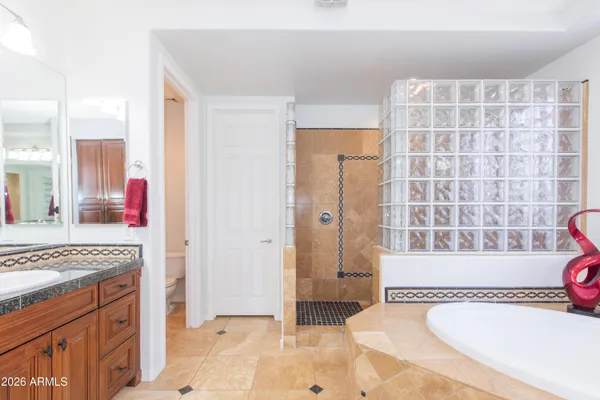 $999,999 | 747 East Charlevoix Avenue, Gilbert, AZ 85297