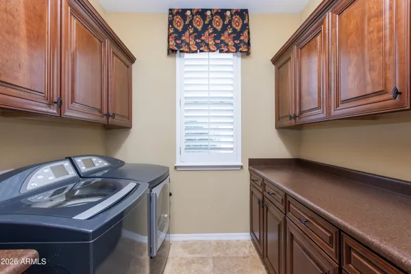 $999,999 | 747 East Charlevoix Avenue, Gilbert, AZ 85297