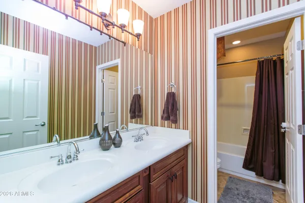 $999,999 | 747 East Charlevoix Avenue, Gilbert, AZ 85297